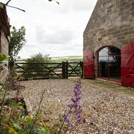Spangle Cottage, Borrowby Farm *