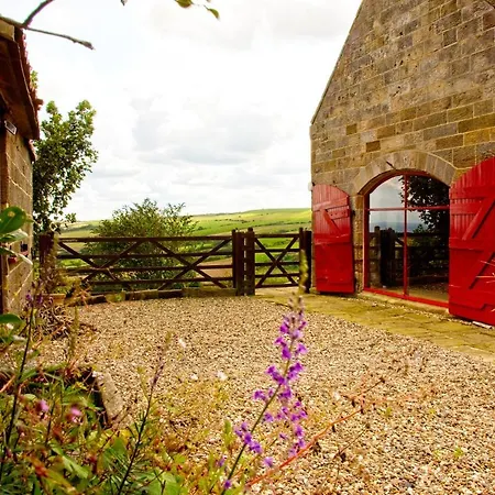 Spangle Cottage, Borrowby Farm Holiday home *