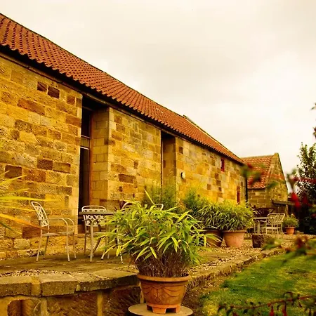 Spangle Cottage, Borrowby Farm Holiday home